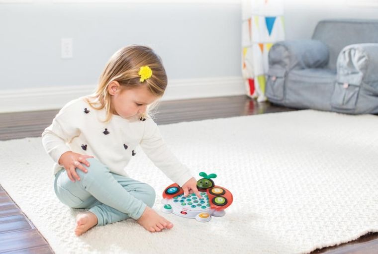 Infantino, biedronka z alfabetem, zabawka interaktywna