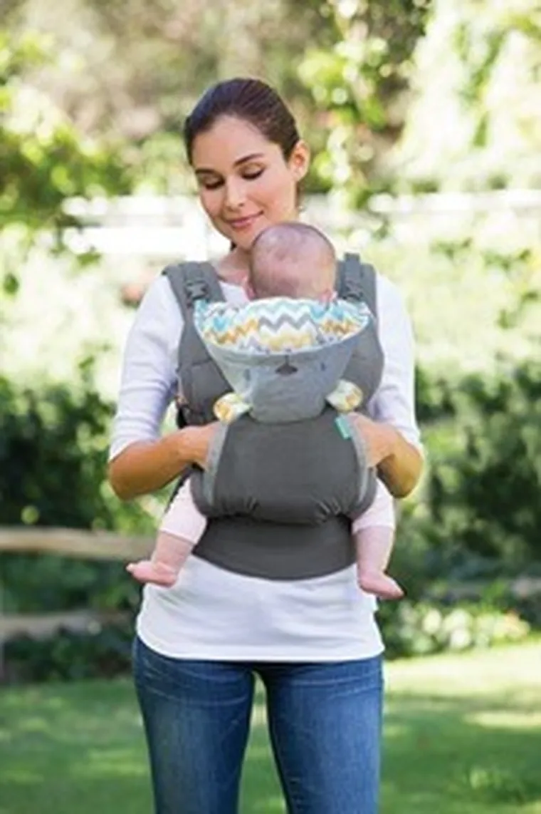 Infantino, nosidełko ergonomiczne z kapturkiem