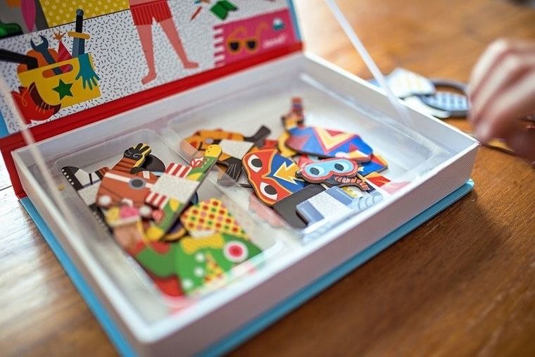 Janod, Magneti’book, Kostiumy, Chłopiec, magnetyczna układanka