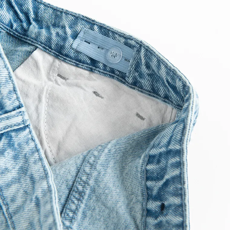 Jeansowe spodnie loose z luźną nogawką Cool Club