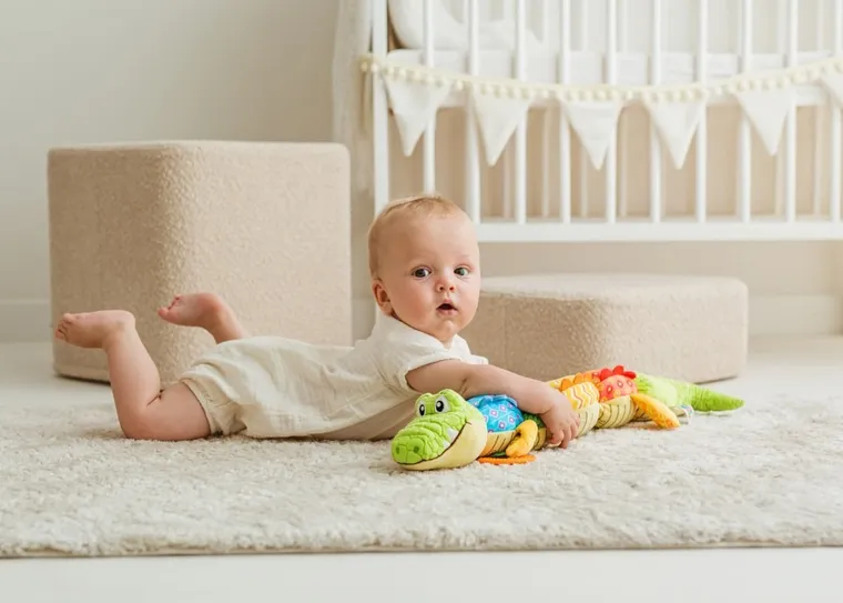 JollyBaby, Krokodyl Oskar z miarką, zabawka sensoryczna