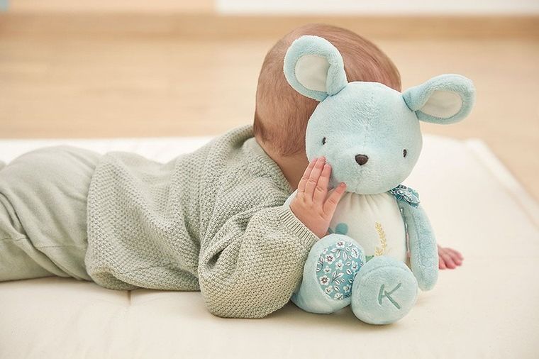 Kaloo, Petites Chansons, Myszka, maskotka z dzwoneczkiem w pudełku, 28 cm