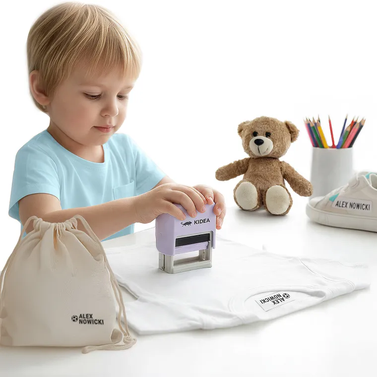 Kideaa, stempel do tkanin z literkami