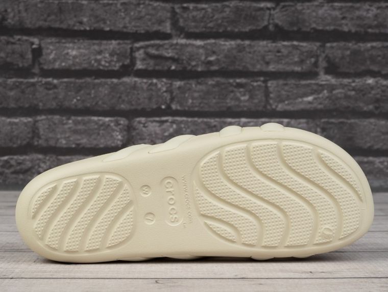 Klapki damskie, beżowe, Crocs Splash Strappy