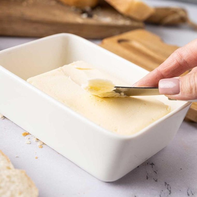 Klausberg, maselniczka porcelanowa z nożykiem klausberg, biała