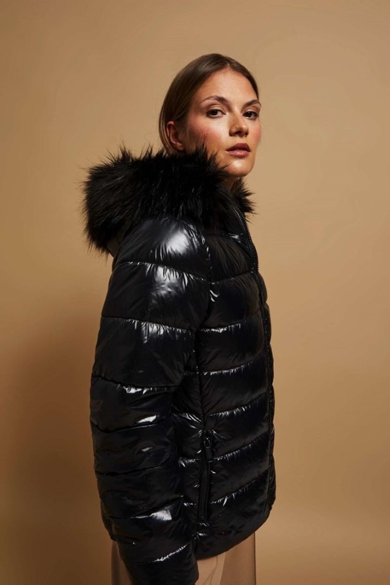 Kurtka damska z kapturem, czarna, Moodo