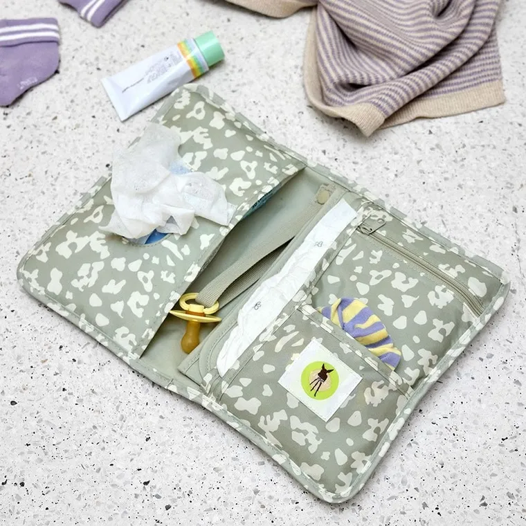 Lassig, Green Label, Leo, przewijak podróżny z etui na akcesoria, light khaki