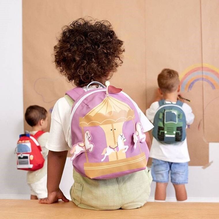 Lassig, Tiny Drivers, plecak dla przedszkolaka, karuzela