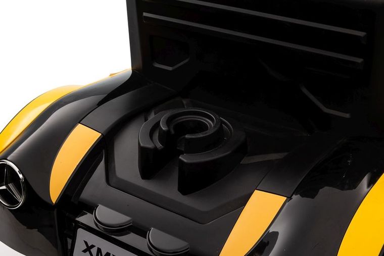 Lean Cars, Mercedes-Benz XMX622, pojazd na akumulator, żółty