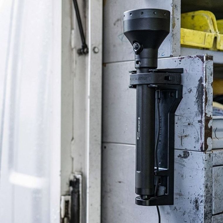 Ledlenser, latarka, P21R