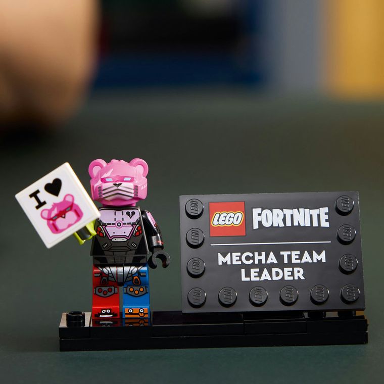 LEGO Fortnite, Dowódca Drużyny Mechów, 77078