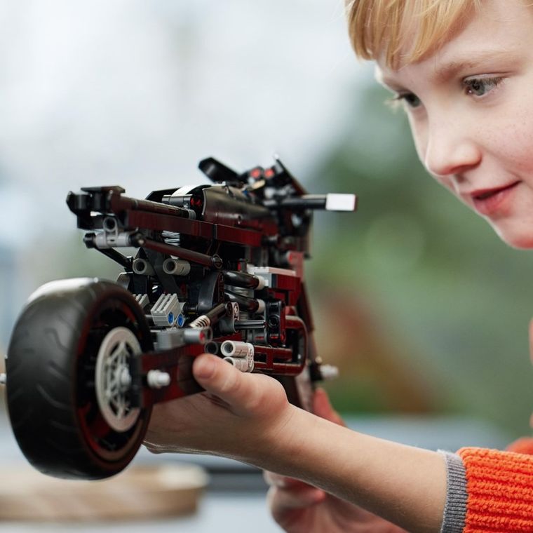 LEGO Technic, BATMAN - BATMOTOR, 42155