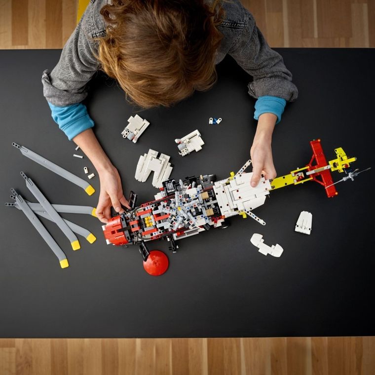 LEGO Technic, Helikopter ratunkowy Airbus H175, 42145