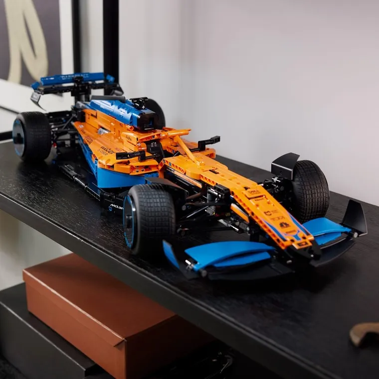 LEGO Technic, Samochód wyścigowy McLaren Formula 1, 42141