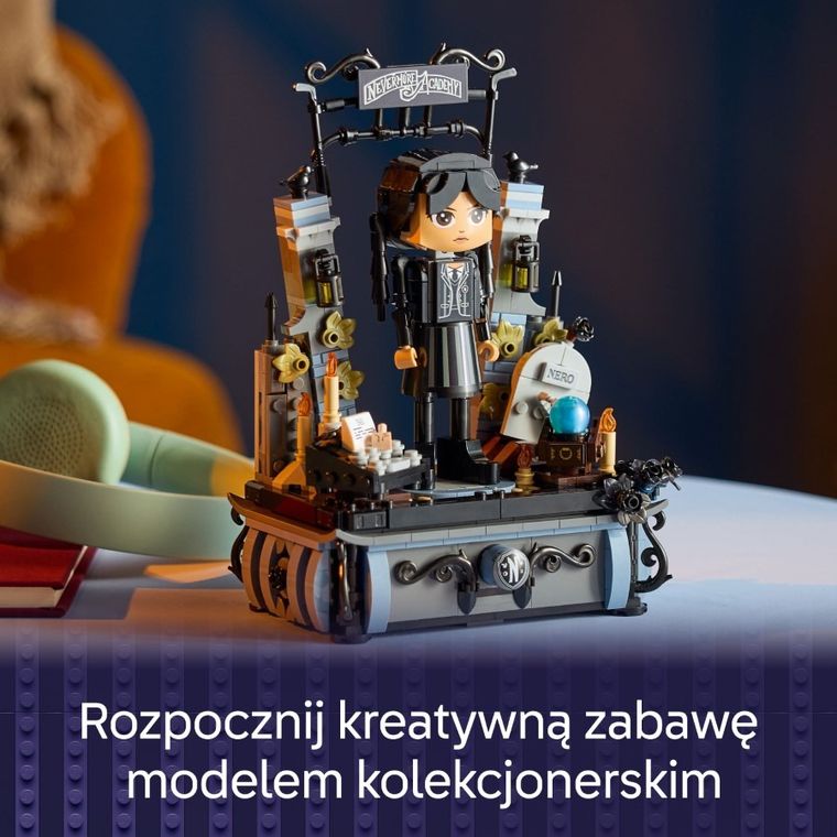 LEGO Wednesday, Figurka Wednesday Addams, 76780