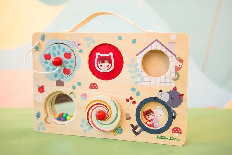 Lilliputiens, Czerwony kapturek, drewniana tablica manipulacyjna, 12m+