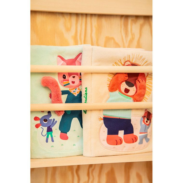 Lilliputiens, Myszka Nina, Przebieranki, miękka książeczka aktywizująca, 9m+