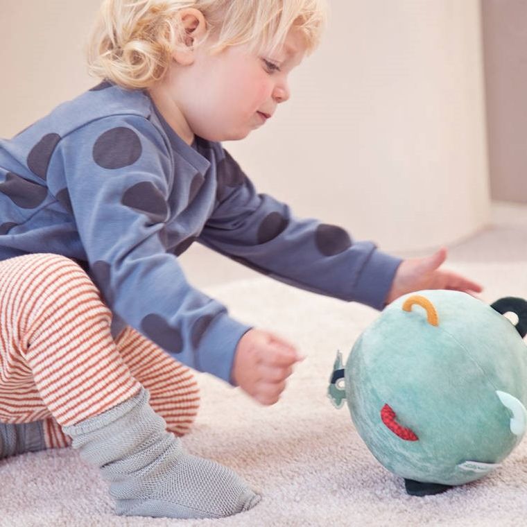 Lilliputiens, Smok Joe, piłeczka sensoryczna z dźwiękiem, 6m+