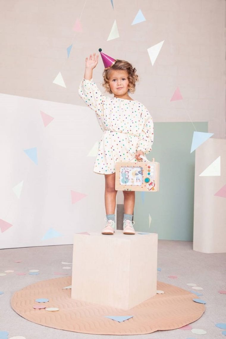 Lilliputiens, Telewizor, drewniana, animowana pozytywka, 10m+