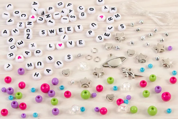 Make it Real, Literki alfabetu, zestaw do tworzenia bransoletek