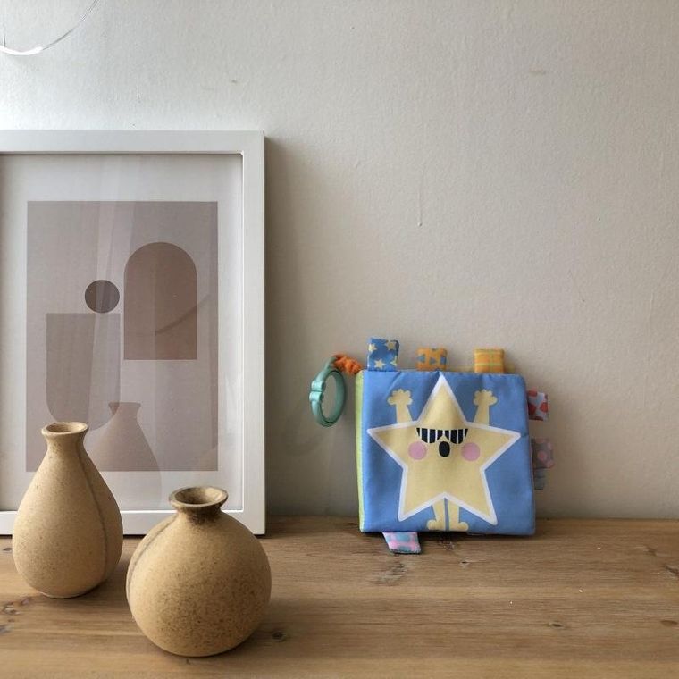 Miękka książeczka dwustronna do zawieszenia na wózku, foteliku, kształty