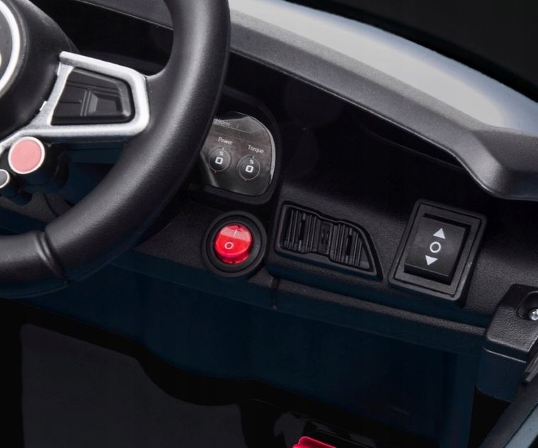 Milly Mally, Audi R8 Spyder, pojazd na akumulator, czarny