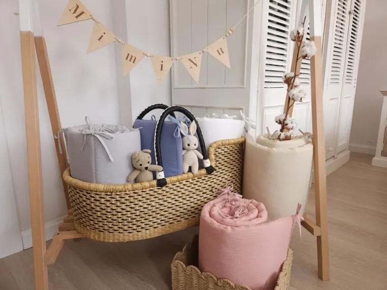 MimiNu, ochraniacz do łóżeczka, muślin, pudrowy róż, 180-30 cm