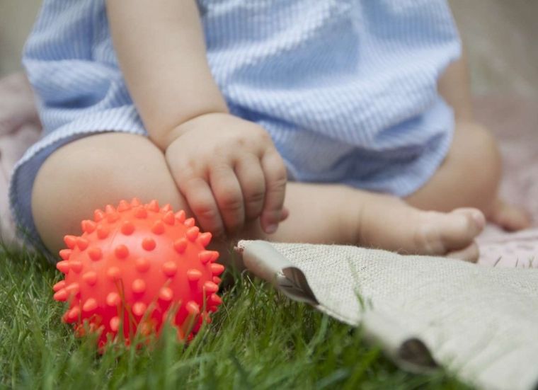 Mom's Care, Sensorky, jeżyk, piłeczka do masażu, piłeczka sensoryczna, niebieska