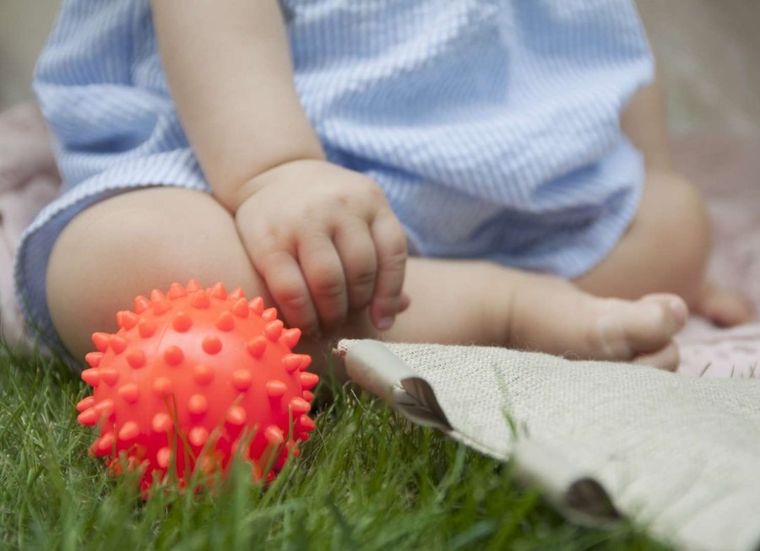 Mom's Care, Sensorky, jeżyk, piłeczka do masażu, piłeczka sensoryczna, żółta