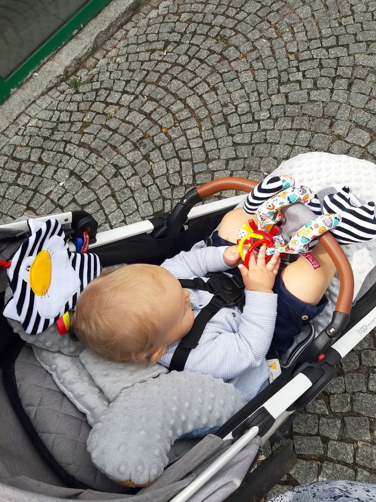 Mom's Care, spirala edukacyjna, grzechotka, kontrastowa zabawka zawieszka sensoryczna