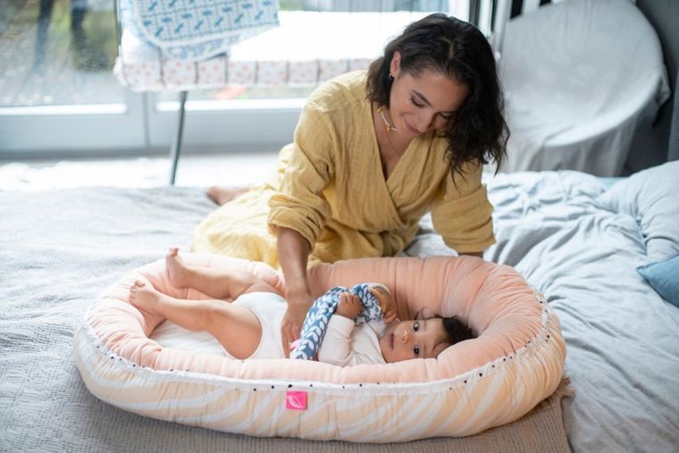 Motherhood, Classics Beżowy 2023, gryzak drewniany