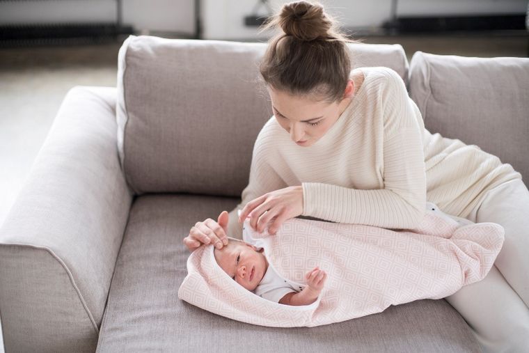 Motherhood, Zebra Niebieska, ręcznik muślinowy z kapturkiem, 65-130 cm