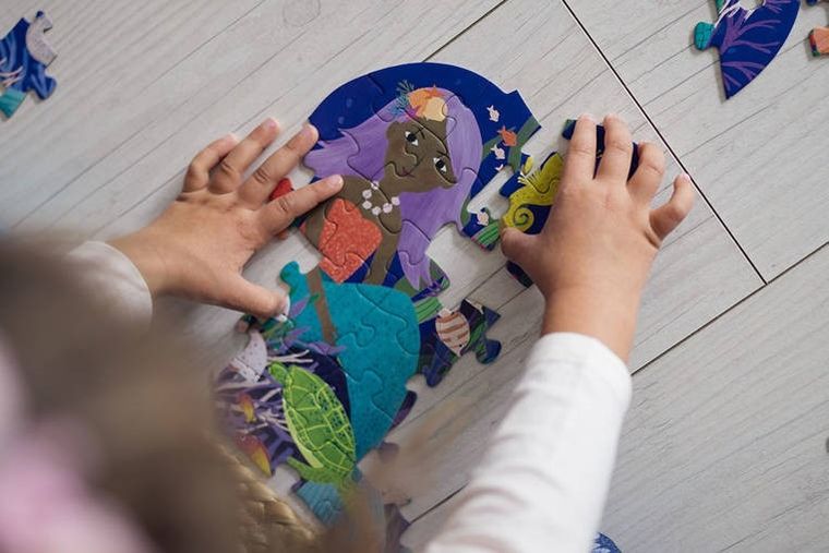 Mudpuppy, Zatoczka syren, puzzle konturowe, 75 elementów