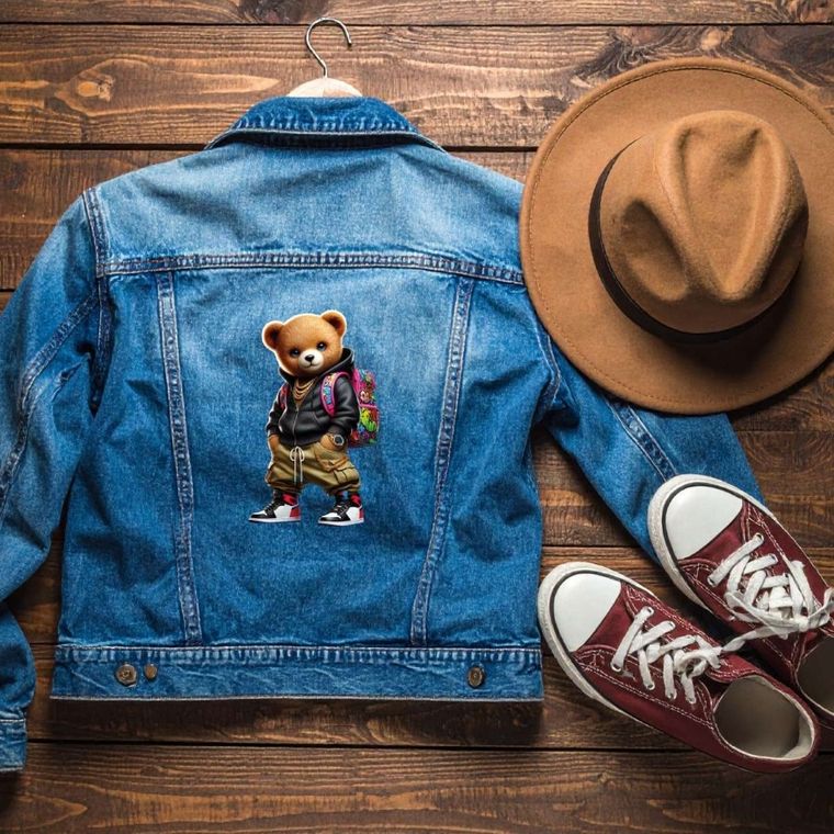 Naprasowanki, naplamki, Miś z plecakiem