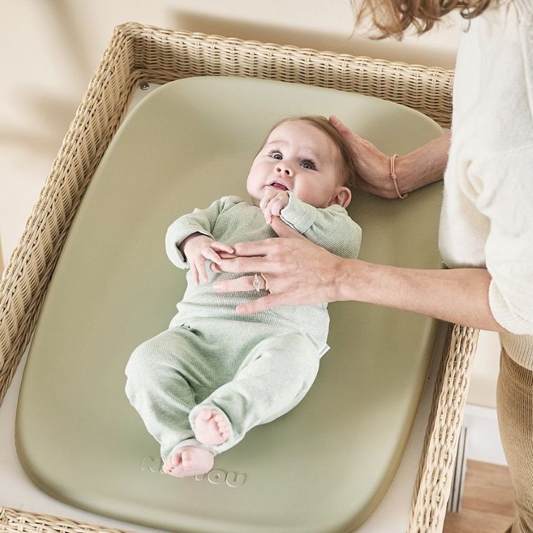 Nattou, Softy, miękka mata do przewijania, green, 50-70 cm + Aquaint, płyn antybakteryjny, 50 ml