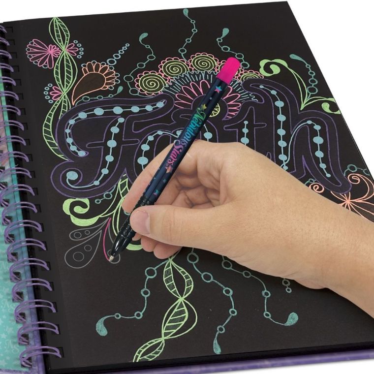 Nebulous Stars, Coralia, kolorowanki z czarnymi kartkami i pisakami