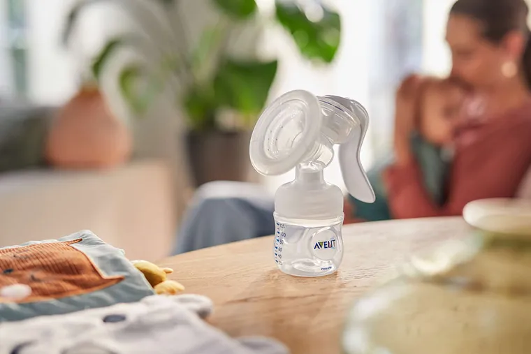 Philips Avent, laktator ręczny Natural Motion SCF430/13 (w zestawie z pojemnikami na pokarm VIA)
