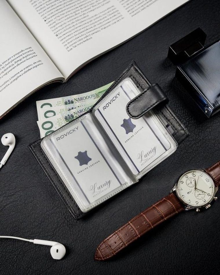 Pionowe, skórzane etui na karty z zapinką i kieszenią na banknoty, Loren