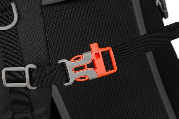 Plecak turystyczny z pokrowcem przeciwdeszczowym, czarny, Peterson