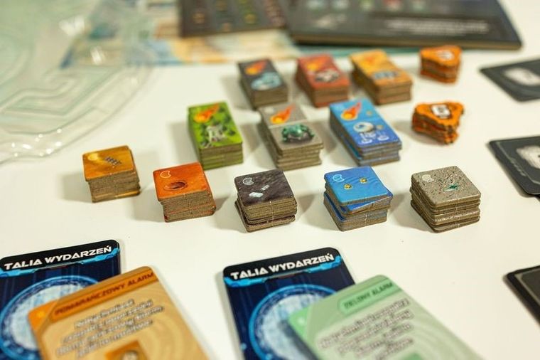 Portal Games, Niezbadana Planeta: Superksiężyc, dodatek do gry