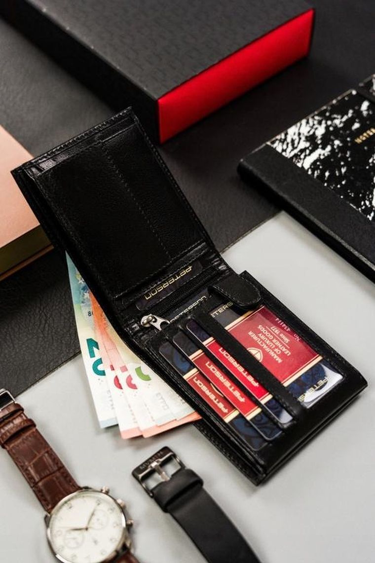 Portfel, czarny, skórzany, Peterson