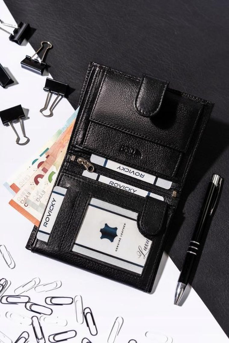 Portfel, czarny, skórzany, Rovicky