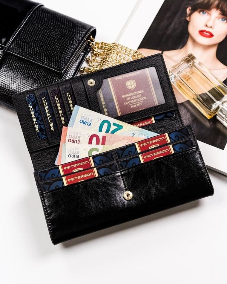 Portfel, czarny, skórzany, wężowy wzór, Peterson