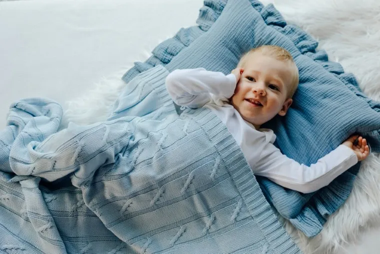 Pulp, bambusowy kocyk z jonami srebra, warkocz, błękitny, 75-90 cm