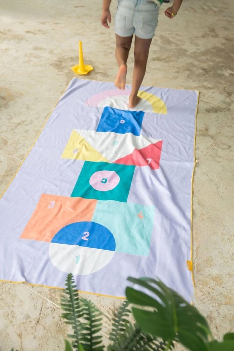 Quut, PlayTowels, dwustronny ręcznik plażowy, 180-100 cm