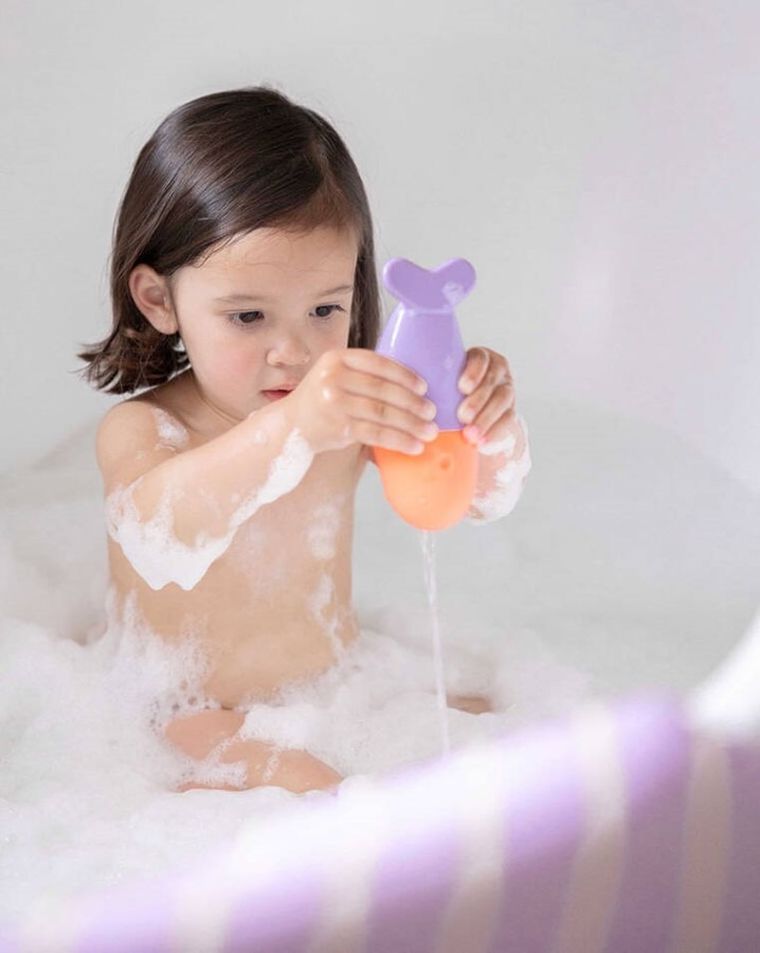 Quut, Squeezi Whale, wieloryb, silikonowa zabawka do kąpieli