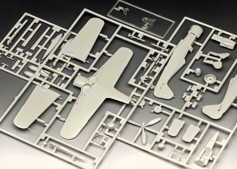 Revell, Focke Wulf Fw190 F-8, model do sklejania, 1:72