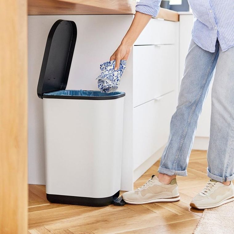 Rotho, Ribo, kosz na śmieci z pedałem, biały, 35l