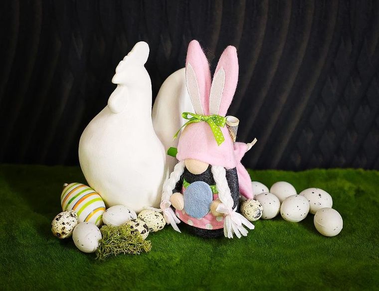 Saska Garden, dekoracja wiosenna, skrzat gnom, zajączek, z workiem na prezent, różowy, 20 cm