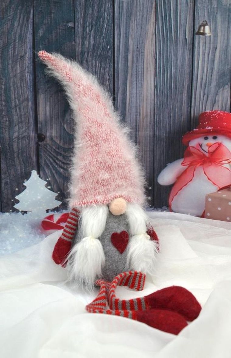 Saska Garden, pani skrzat z puchatą czapą, 45 cm